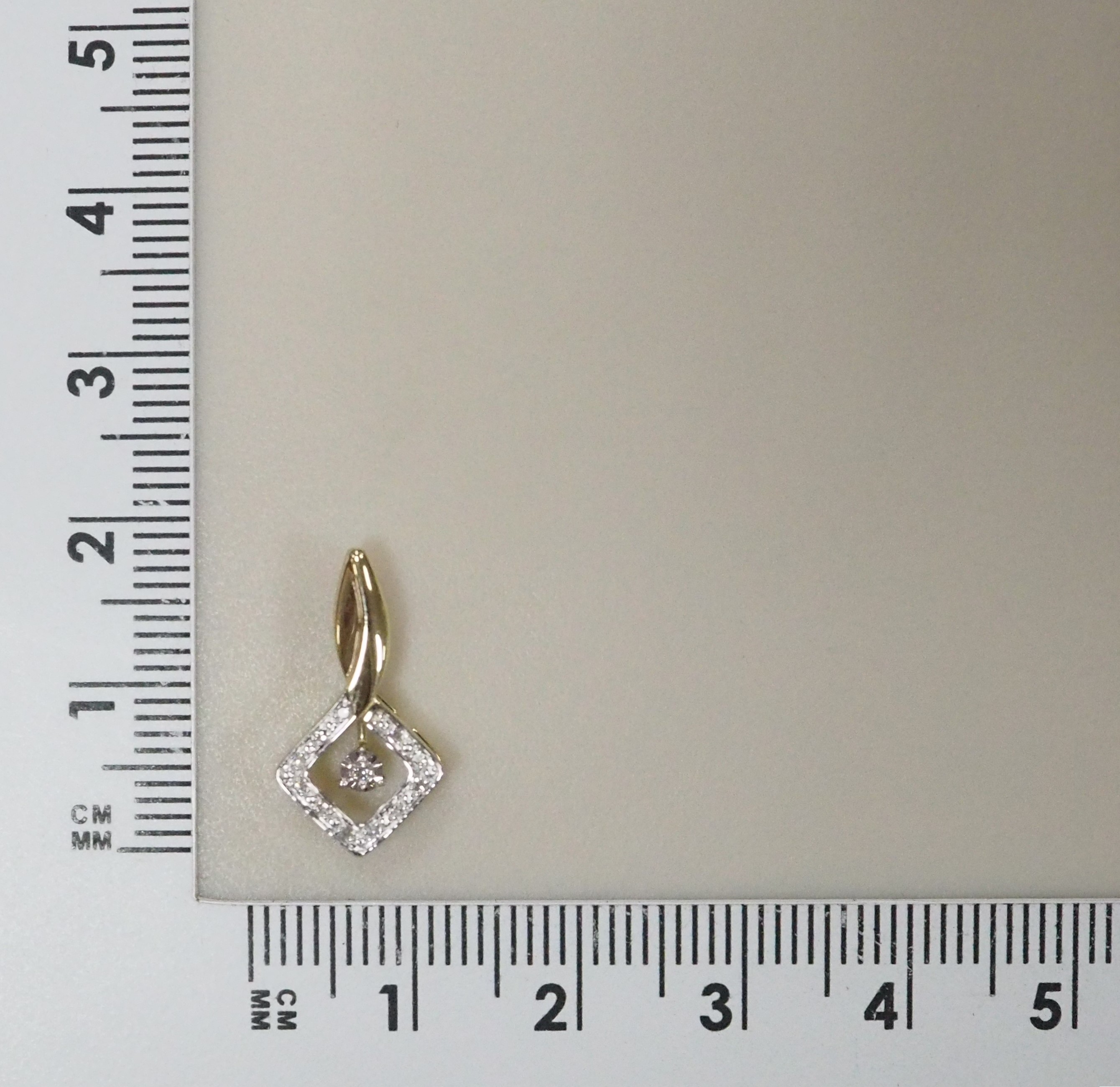 10411-000329 Подвеска (Au 585)